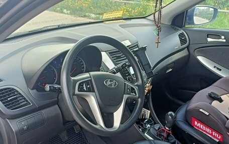 Hyundai Solaris II рестайлинг, 2013 год, 670 000 рублей, 13 фотография