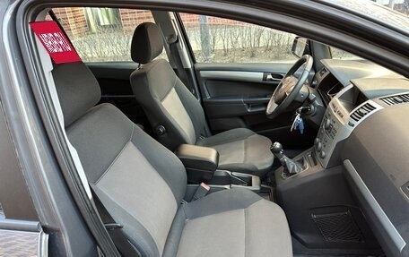 Opel Zafira B, 2011 год, 885 000 рублей, 24 фотография