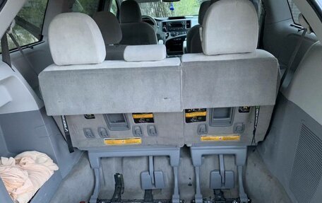 Toyota Sienna III, 2013 год, 2 150 000 рублей, 6 фотография