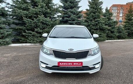 KIA Rio III рестайлинг, 2015 год, 1 050 000 рублей, 2 фотография