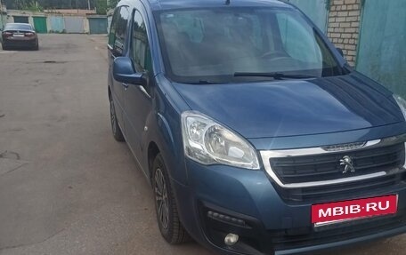 Peugeot Partner II рестайлинг 2, 2017 год, 1 550 000 рублей, 2 фотография