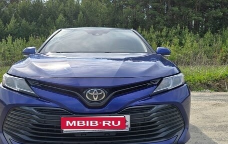 Toyota Camry, 2018 год, 2 950 000 рублей, 2 фотография