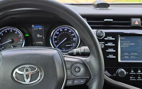 Toyota Camry, 2018 год, 2 950 000 рублей, 9 фотография