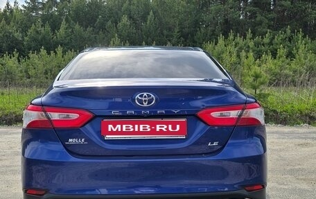 Toyota Camry, 2018 год, 2 950 000 рублей, 8 фотография