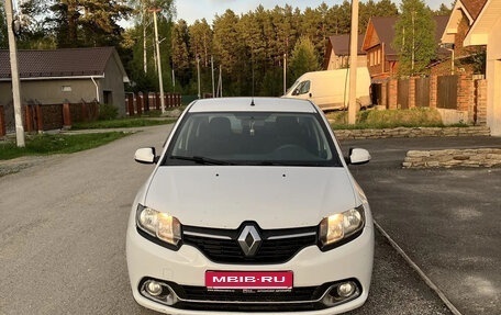 Renault Logan II, 2017 год, 715 000 рублей, 1 фотография