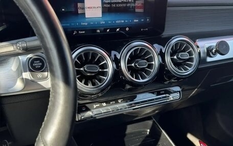 Mercedes-Benz GLB, 2021 год, 3 700 000 рублей, 4 фотография