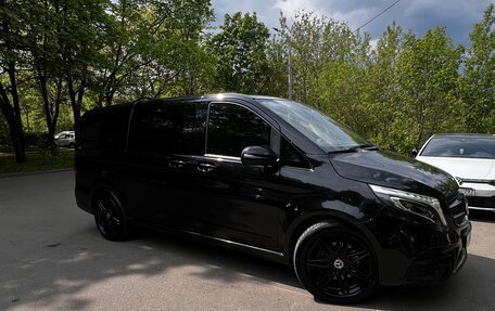 Mercedes-Benz V-Класс, 2019 год, 4 400 000 рублей, 4 фотография