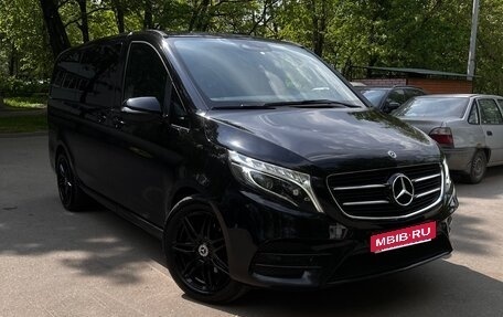 Mercedes-Benz V-Класс, 2019 год, 4 400 000 рублей, 3 фотография