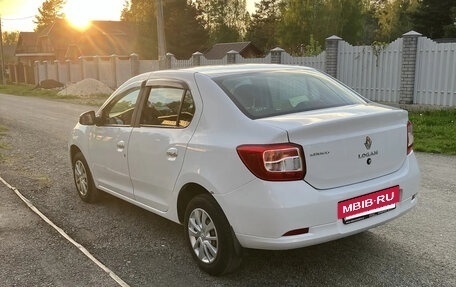 Renault Logan II, 2017 год, 715 000 рублей, 4 фотография