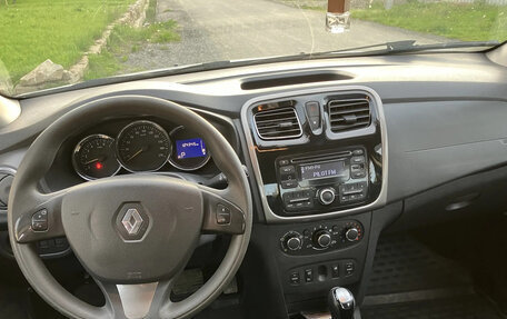 Renault Logan II, 2017 год, 715 000 рублей, 9 фотография