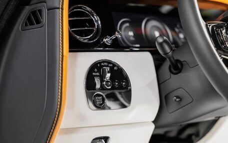 Rolls-Royce Cullinan, 2025 год, 71 965 800 рублей, 27 фотография