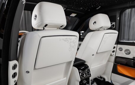 Rolls-Royce Cullinan, 2025 год, 71 965 800 рублей, 33 фотография