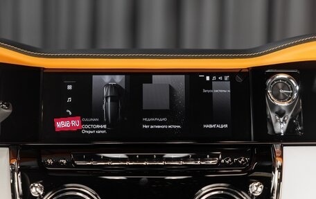 Rolls-Royce Cullinan, 2025 год, 71 965 800 рублей, 40 фотография