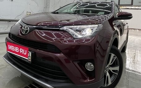 Toyota RAV4, 2018 год, 2 235 000 рублей, 1 фотография