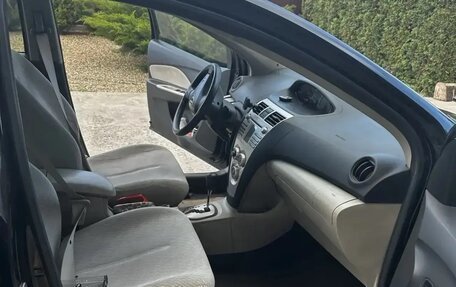 Toyota Yaris III рестайлинг, 2007 год, 650 000 рублей, 7 фотография