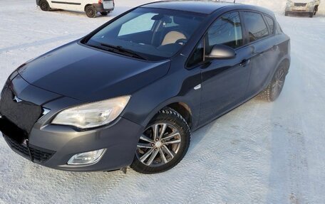 Opel Astra J, 2011 год, 700 000 рублей, 2 фотография
