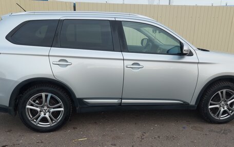 Mitsubishi Outlander III рестайлинг 3, 2016 год, 1 690 000 рублей, 20 фотография