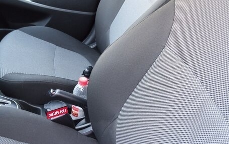 Hyundai Solaris II рестайлинг, 2013 год, 1 000 000 рублей, 7 фотография