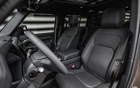 Land Rover Defender II, 2024 год, 15 500 000 рублей, 11 фотография