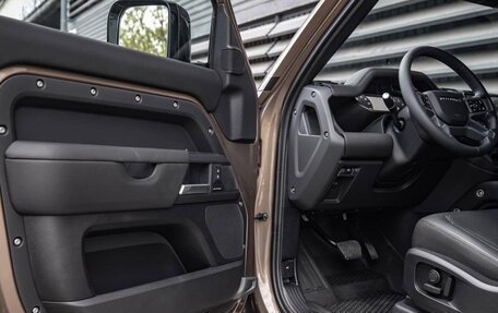 Land Rover Defender II, 2024 год, 15 500 000 рублей, 14 фотография