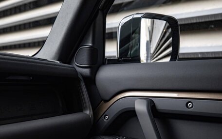 Land Rover Defender II, 2024 год, 15 500 000 рублей, 17 фотография