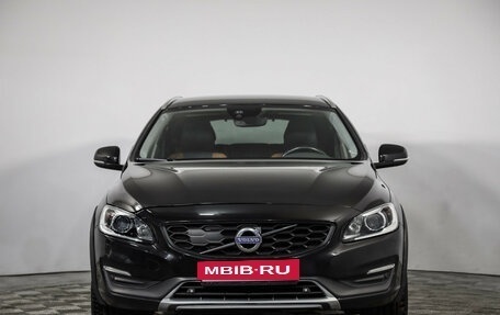 Volvo V60 Cross Country II, 2015 год, 1 949 000 рублей, 2 фотография