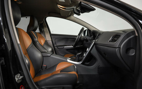 Volvo V60 Cross Country II, 2015 год, 1 949 000 рублей, 23 фотография