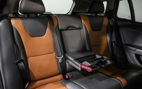 Volvo V60 Cross Country II, 2015 год, 1 949 000 рублей, 25 фотография