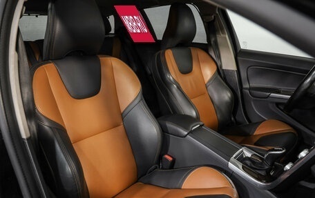 Volvo V60 Cross Country II, 2015 год, 1 949 000 рублей, 24 фотография