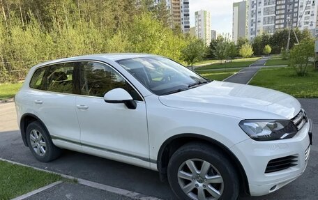 Volkswagen Touareg III, 2011 год, 2 200 000 рублей, 1 фотография