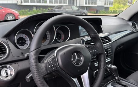 Mercedes-Benz C-Класс, 2011 год, 1 130 000 рублей, 24 фотография