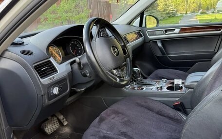 Volkswagen Touareg III, 2011 год, 2 200 000 рублей, 7 фотография