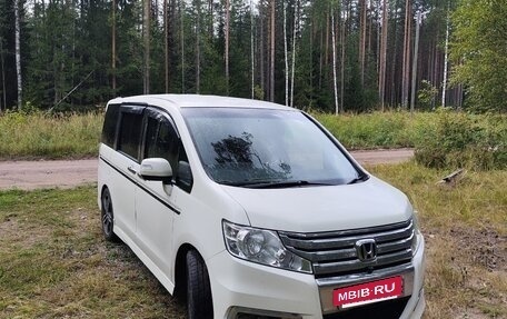 Honda Stepwgn IV, 2010 год, 1 350 000 рублей, 2 фотография