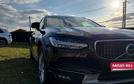 Volvo V90 Cross Country I рестайлинг, 2019 год, 3 170 000 рублей, 6 фотография