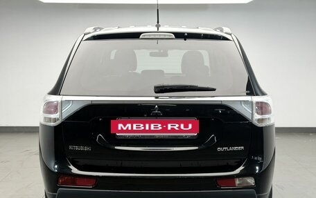 Mitsubishi Outlander III рестайлинг 3, 2013 год, 1 489 000 рублей, 3 фотография