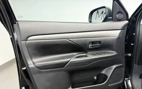 Mitsubishi Outlander III рестайлинг 3, 2013 год, 1 489 000 рублей, 10 фотография