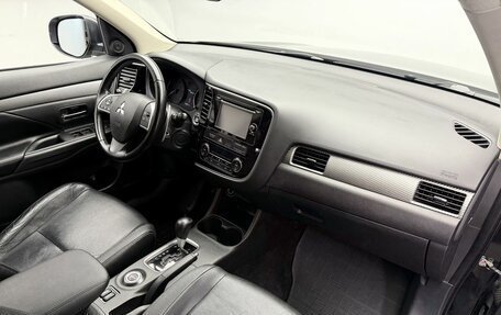 Mitsubishi Outlander III рестайлинг 3, 2013 год, 1 489 000 рублей, 12 фотография