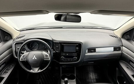 Mitsubishi Outlander III рестайлинг 3, 2013 год, 1 489 000 рублей, 14 фотография