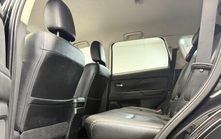Mitsubishi Outlander III рестайлинг 3, 2013 год, 1 489 000 рублей, 11 фотография