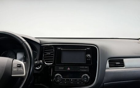 Mitsubishi Outlander III рестайлинг 3, 2013 год, 1 489 000 рублей, 16 фотография