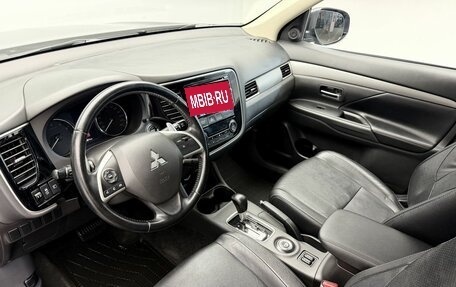 Mitsubishi Outlander III рестайлинг 3, 2013 год, 1 489 000 рублей, 7 фотография