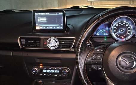 Mazda Axela, 2015 год, 1 100 000 рублей, 32 фотография