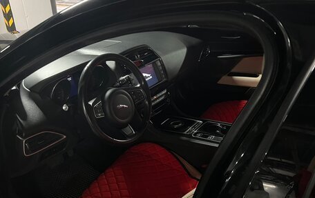 Jaguar XE I рестайлинг, 2015 год, 1 770 000 рублей, 9 фотография