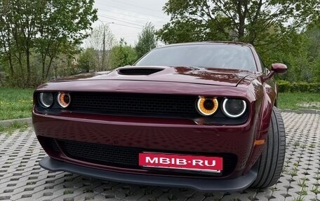 Dodge Challenger III рестайлинг 2, 2019 год, 3 350 000 рублей, 7 фотография