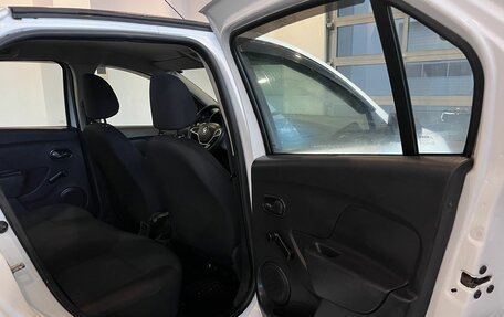 Renault Logan II, 2020 год, 730 000 рублей, 17 фотография