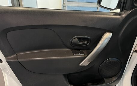Renault Logan II, 2020 год, 730 000 рублей, 20 фотография