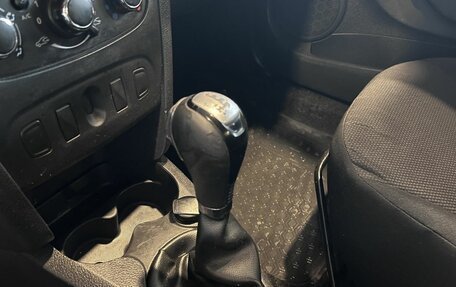 Renault Logan II, 2020 год, 730 000 рублей, 29 фотография