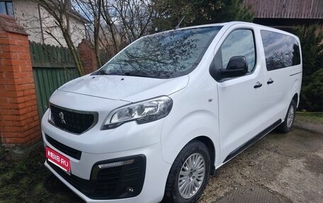 Peugeot Traveller I, 2019 год, 3 600 000 рублей, 1 фотография