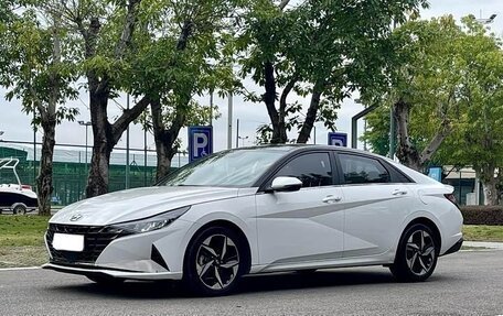 Hyundai Elantra, 2022 год, 1 650 000 рублей, 1 фотография