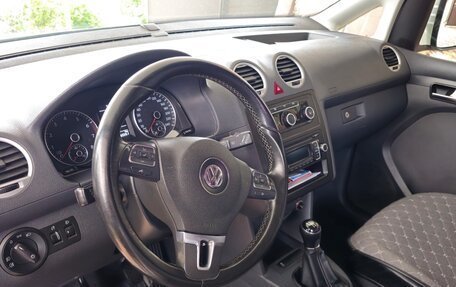 Volkswagen Caddy III рестайлинг, 2013 год, 1 000 000 рублей, 2 фотография